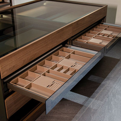 Alumínio Vidro Walk In Robe Armário Custom Made Walk In Closet Repositório Display